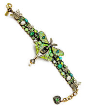 Load image into Gallery viewer, Bella Luna Moth -BR-2000-XG