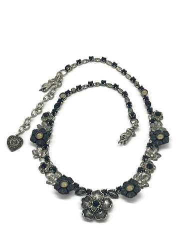 Nk-36 Black floral Necklace