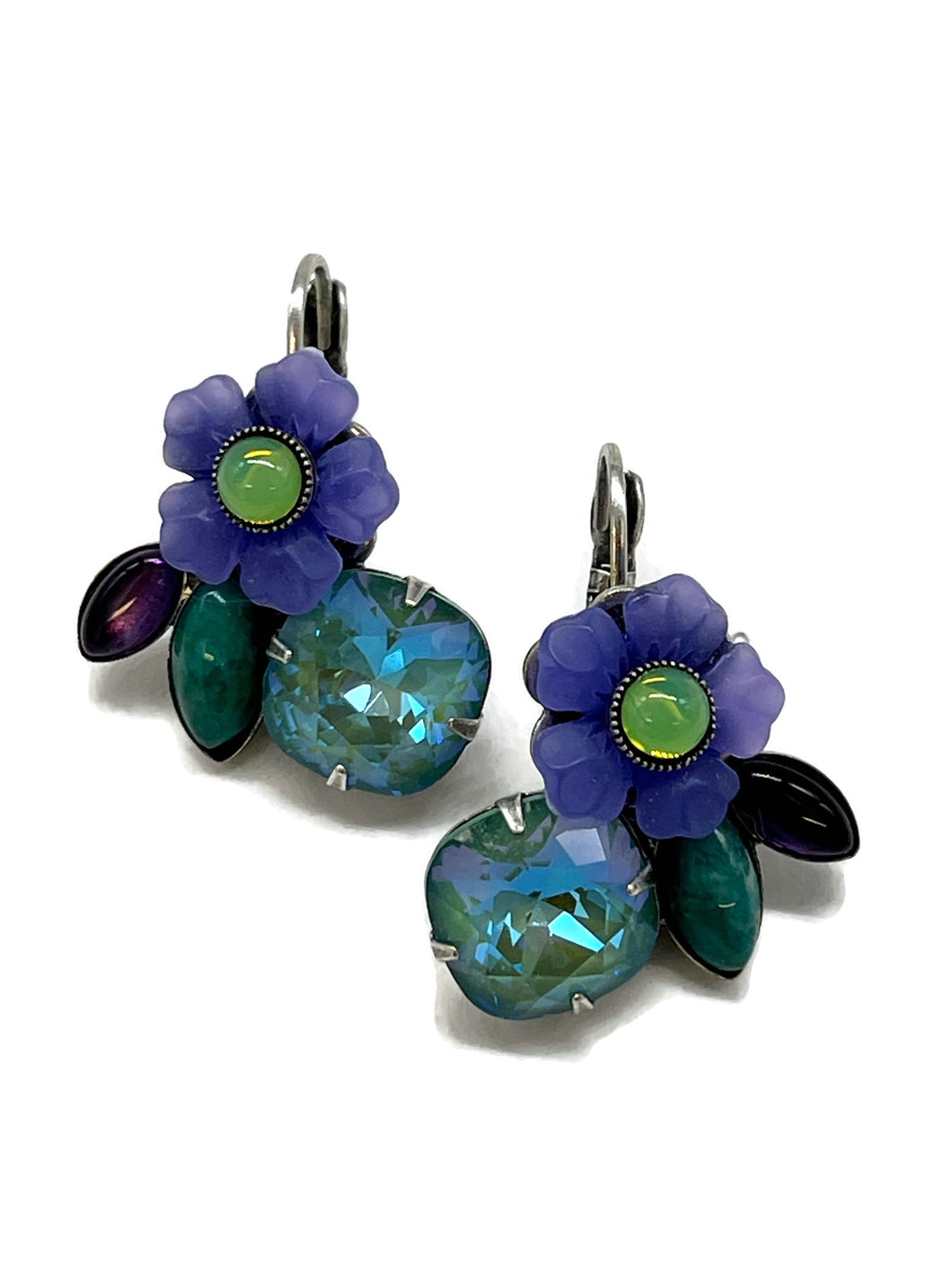 Er-Flower and cushion stone earrings