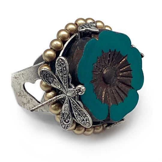 Flower ring with dragonfly