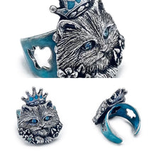 Load image into Gallery viewer, Kitty with a crown statement ring